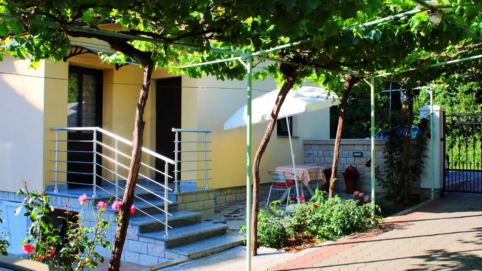 Room In Studio - Little Studio Sanjica In Pula, One Person Valdebek