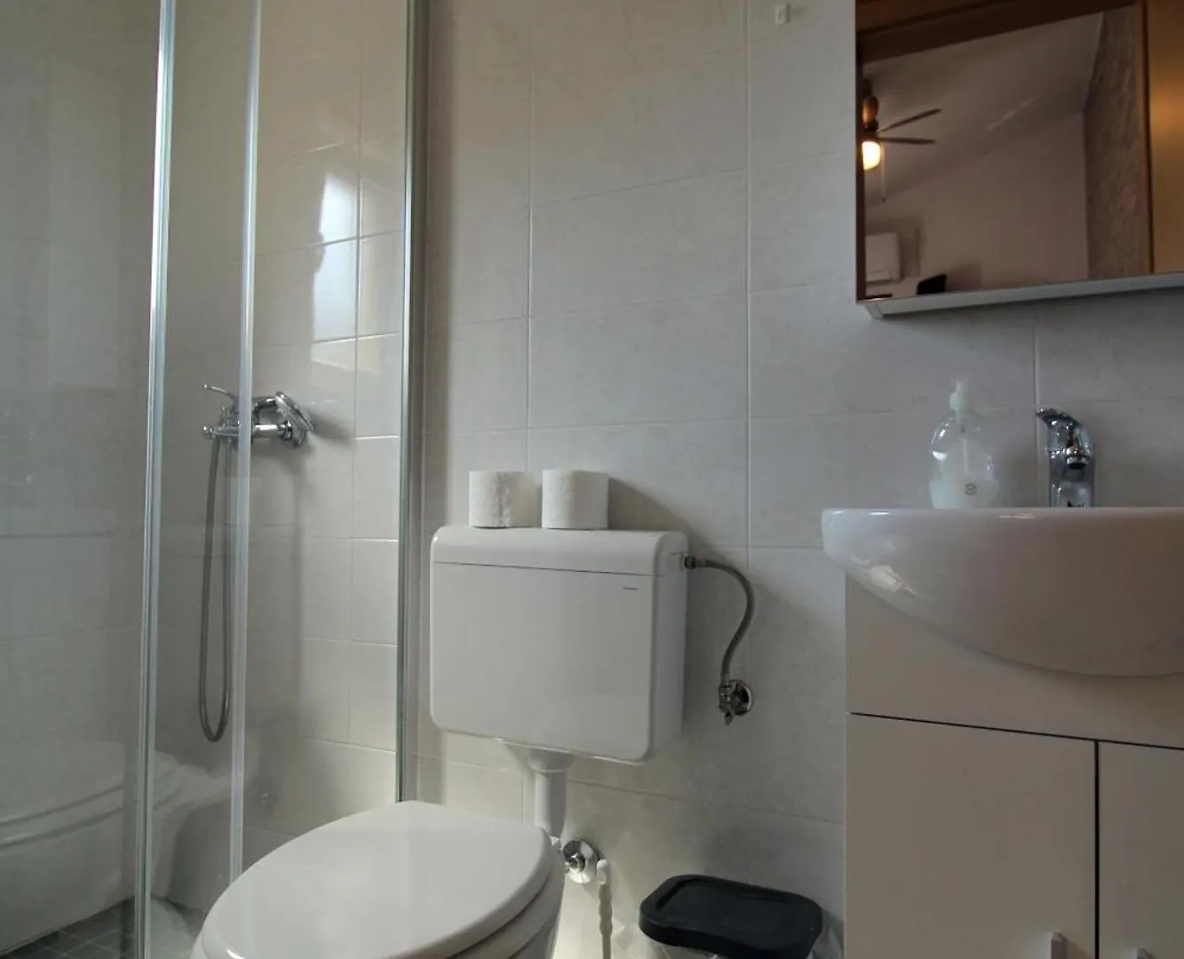Room In Studio - Little Studio Sanjica In Pula, One Person Valdebek Guest house